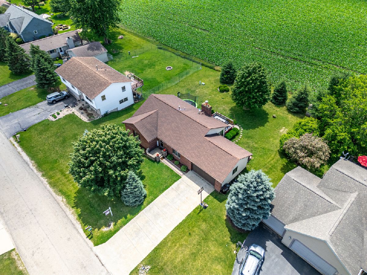  For Sale Hebron Illinois, 10205 Sharon Lane