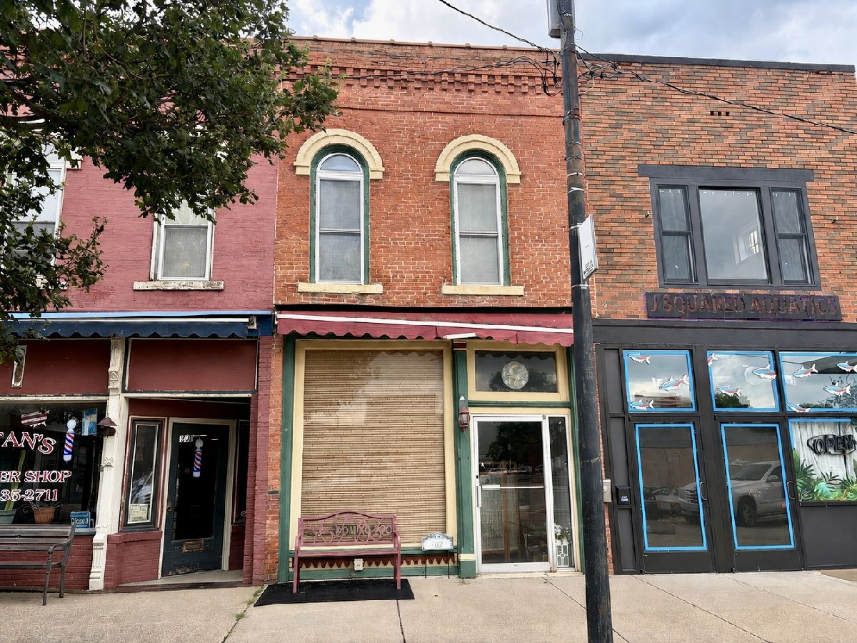  Sold Clinton Illinois, 702 Side