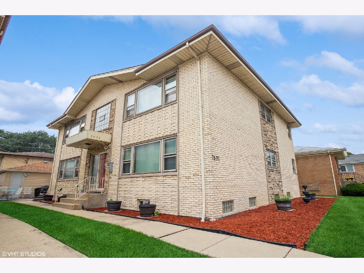  Rented Chicago Illinois, 7537 Higgins