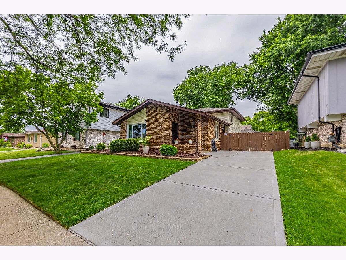  For Sale Alsip Illinois, 11938 Tripp Avenue