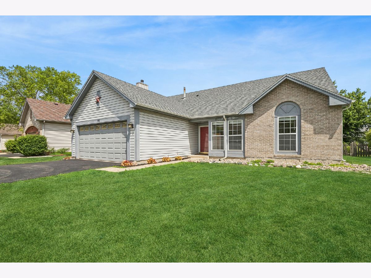  For Sale Hainesville Illinois, 192 Heritage Trail