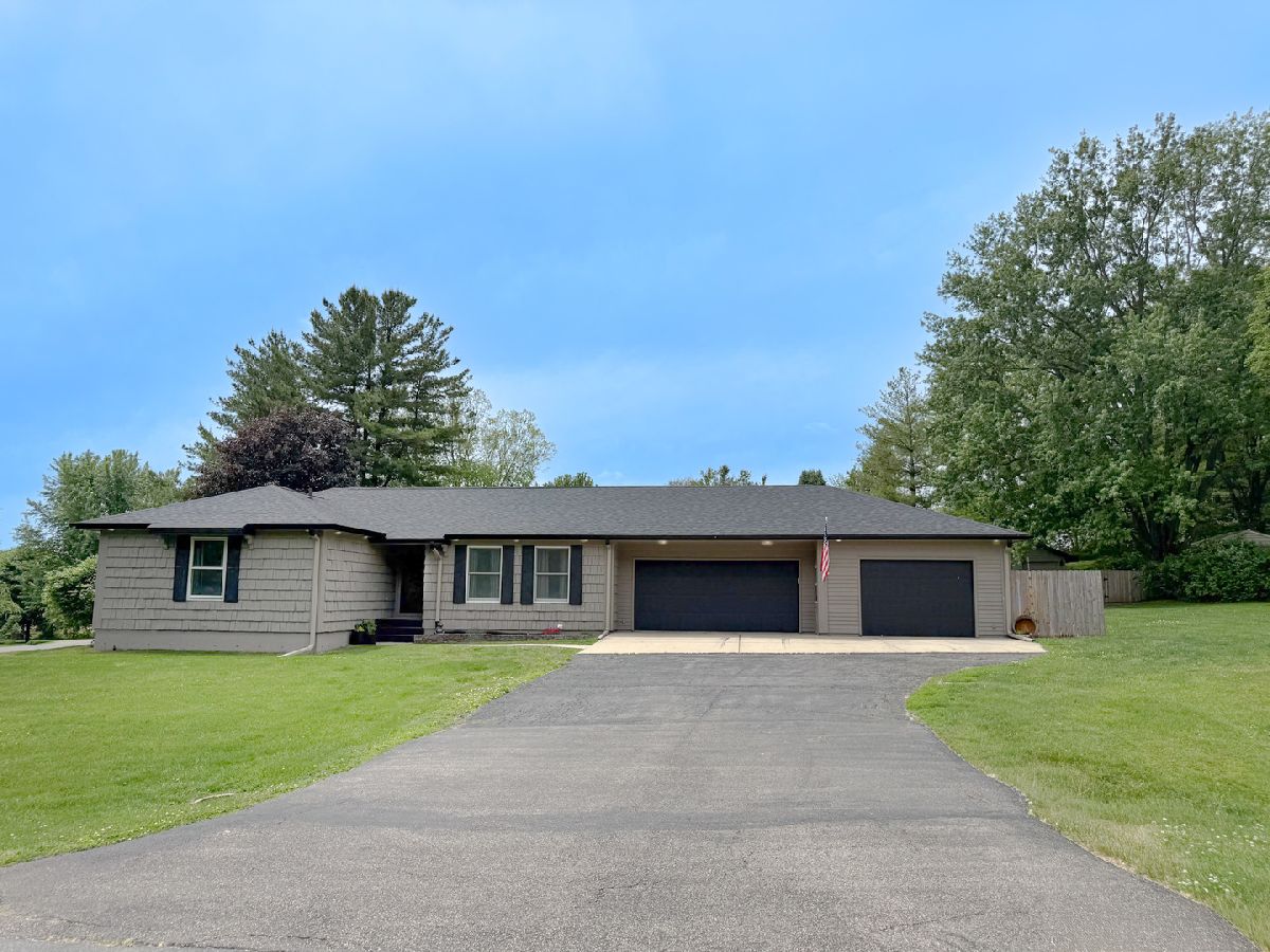  For Sale Oregon Illinois, 150 Hickory Lane