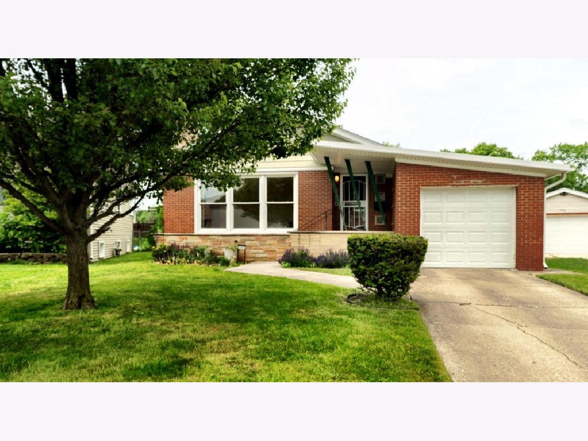  For Sale Oak Lawn Illinois, 5065 Lamb Drive