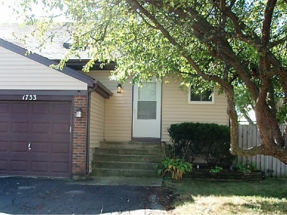  For Rent Hanover Park Illinois, 1733 Howe