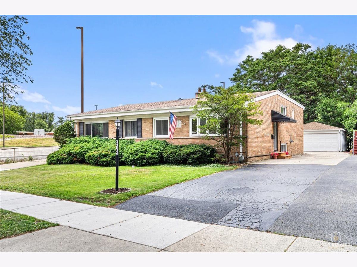  For Sale Villa Park Illinois, 402 Douglas Avenue