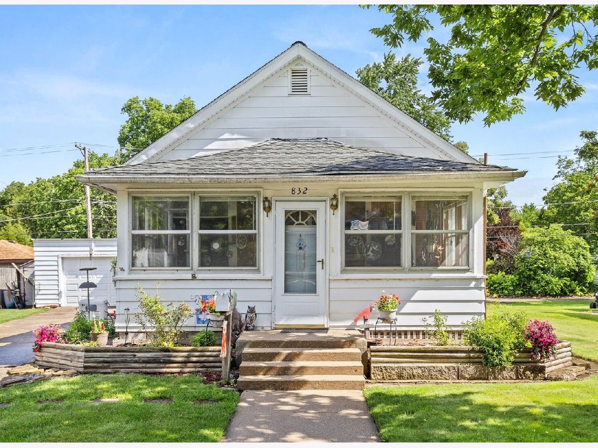  For Sale Morris Illinois, 832 Jefferson Street