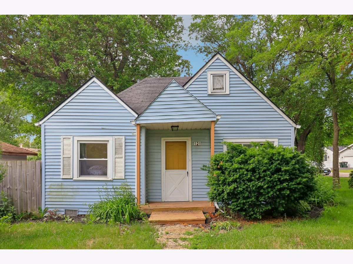  For Sale Round Lake Beach Illinois, 121 Beachview Drive