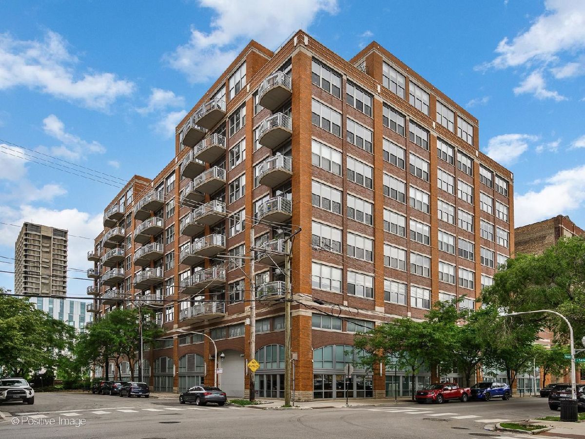  For Sale Chicago Illinois, 933 Van Buren Street