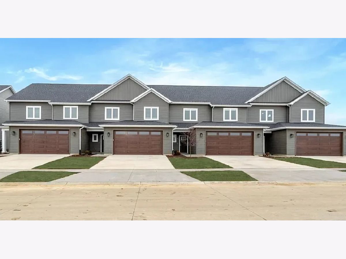  For Rent Eldridge Iowa, 413 Donahue
