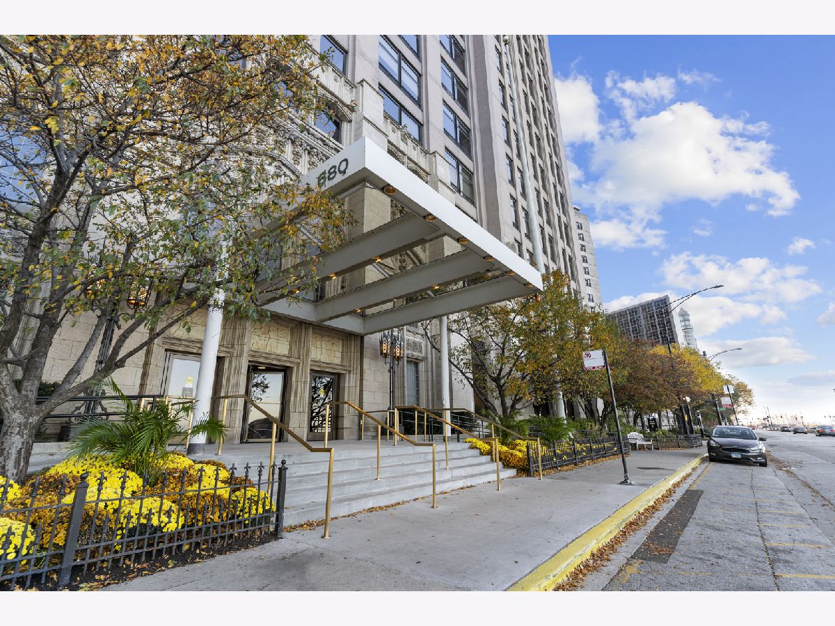  For Sale Chicago Illinois, 680 Lake Shore Drive