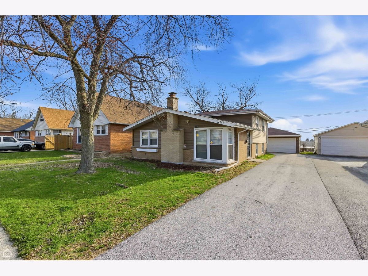  For Sale Country Club Hills Illinois, 16743 Butterfield Drive