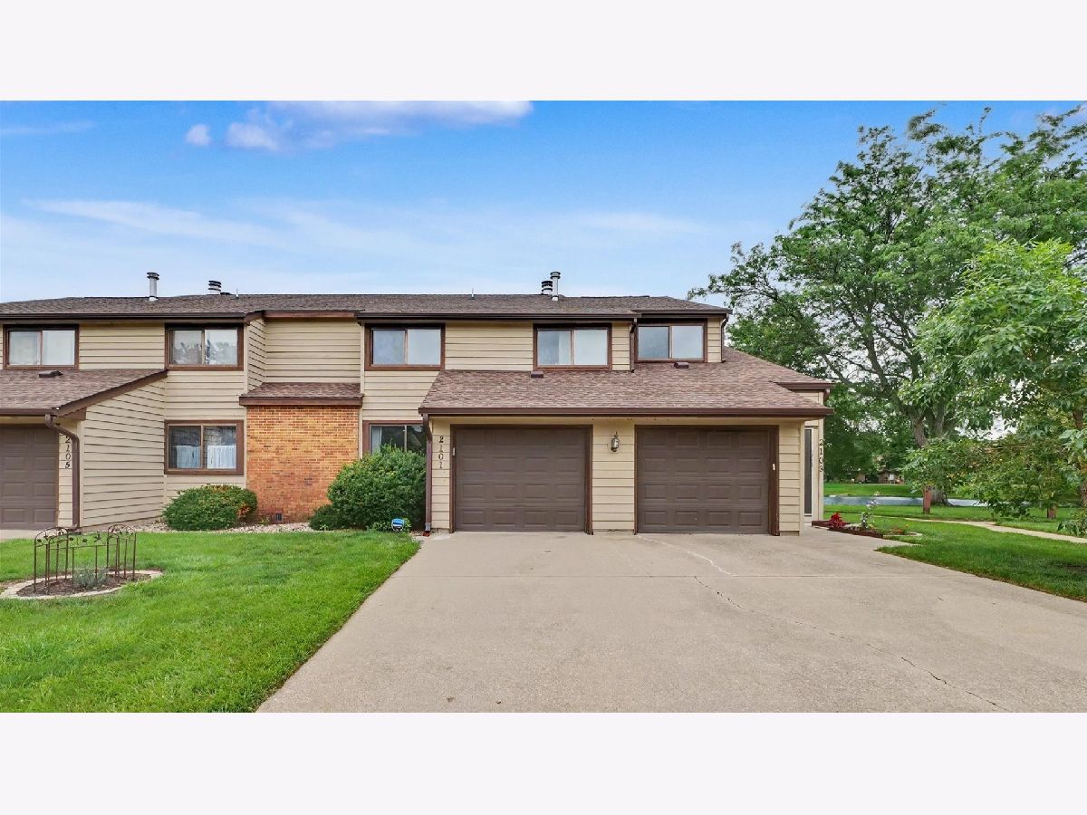  For Sale Champaign Illinois, 2101 Harbortown Circle