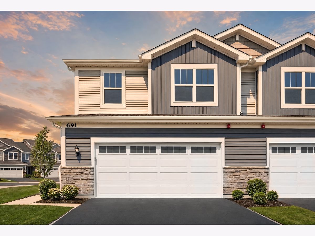  For Sale Crystal Lake Illinois, 691 Cassia Court