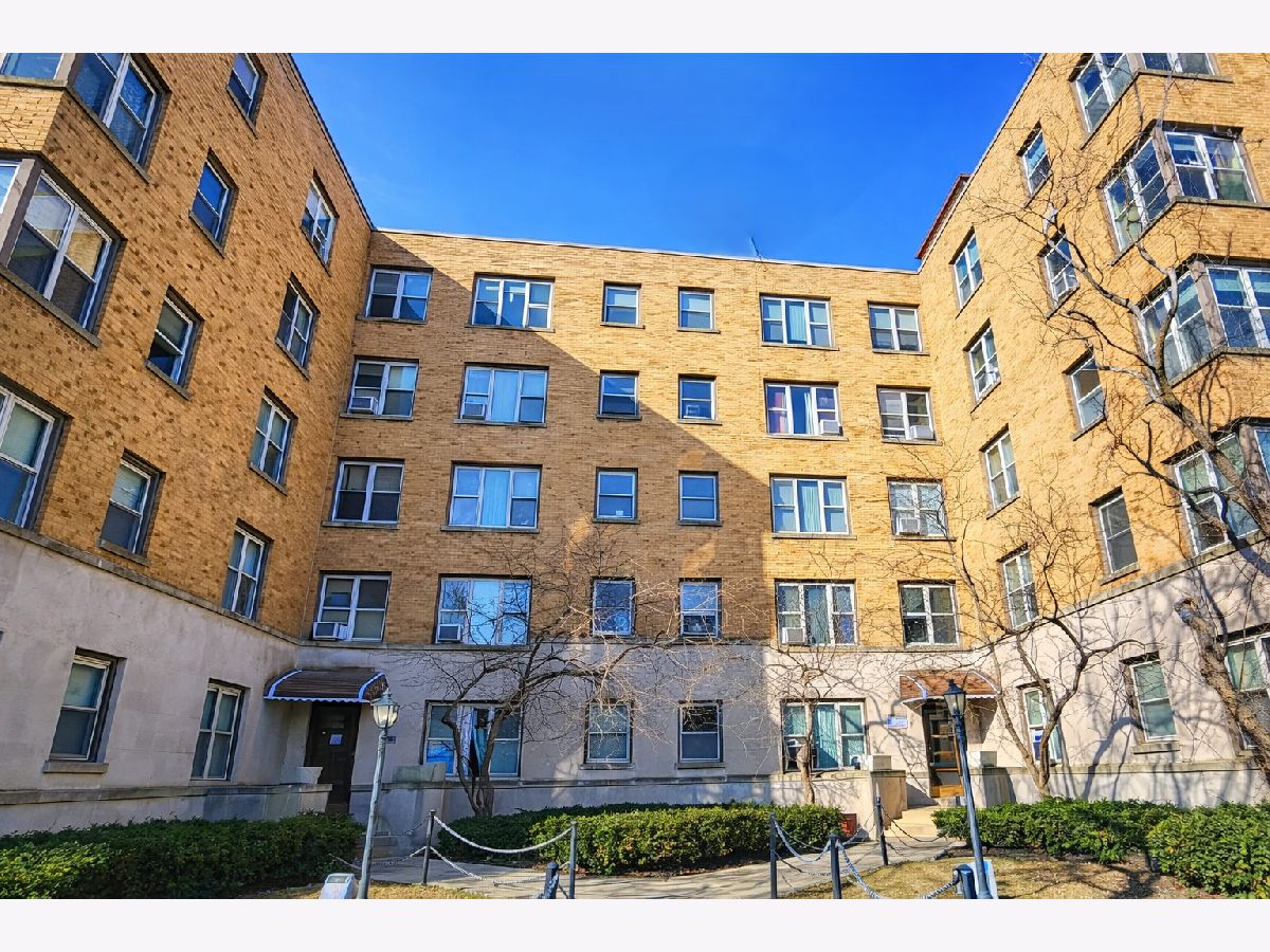  For Sale Chicago Illinois, 2606 Balmoral Avenue