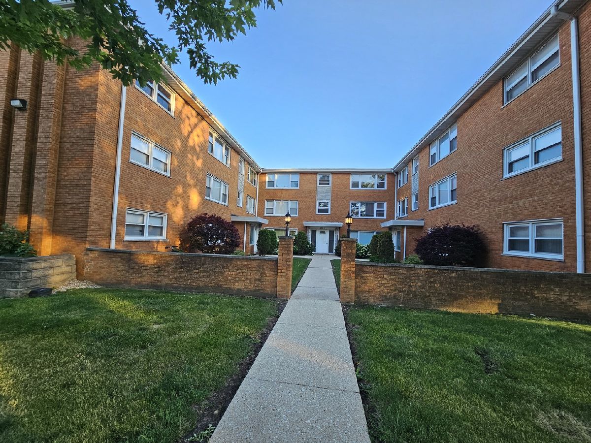  For Sale Chicago Illinois, 6925 64th Place