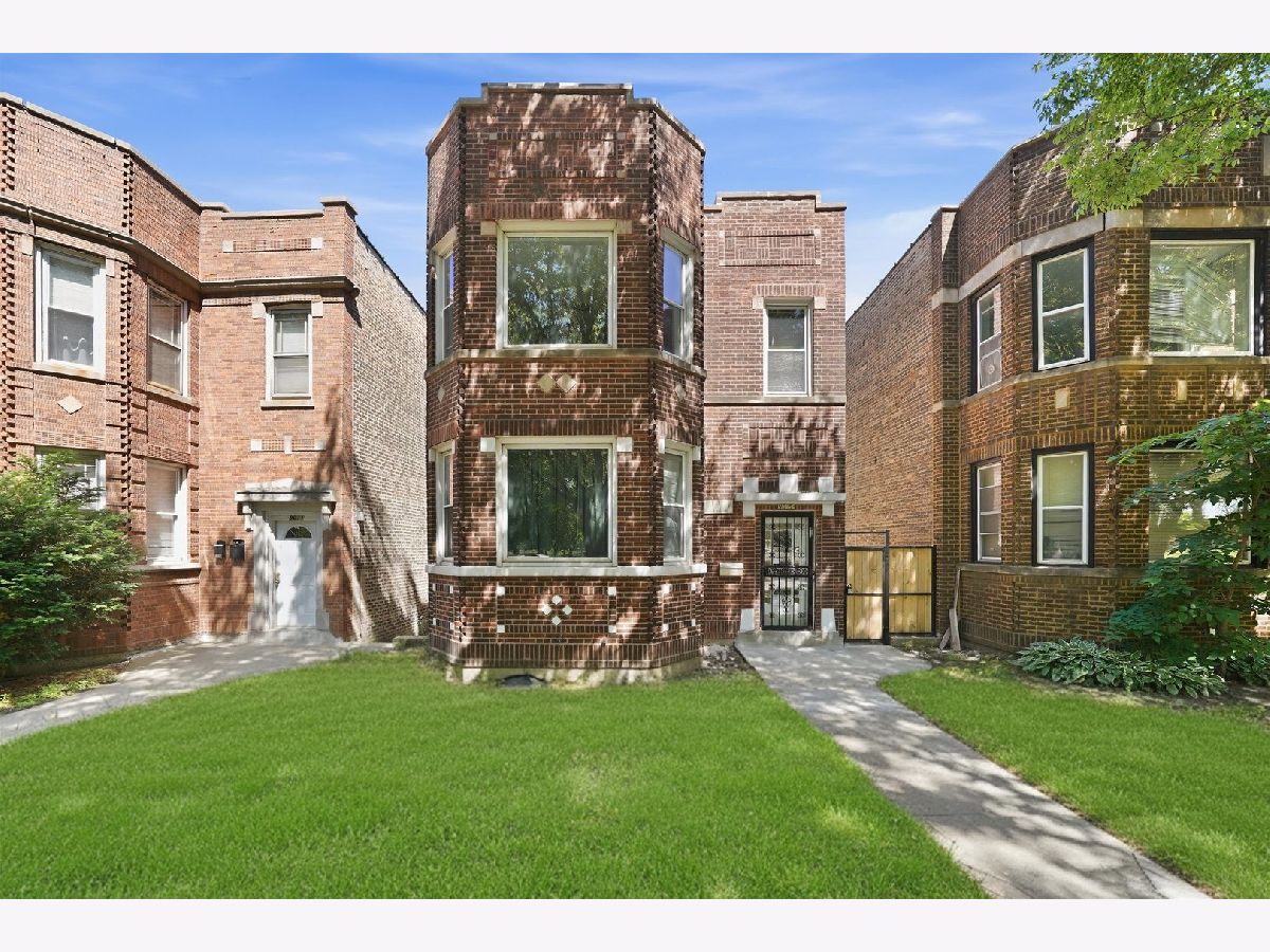  For Sale Chicago Illinois, 9015 Muskegon Avenue