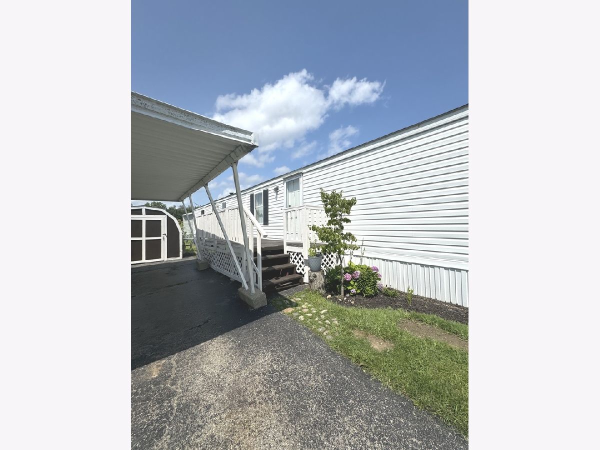  For Sale Round Lake Illinois, 1028 Alma Circle