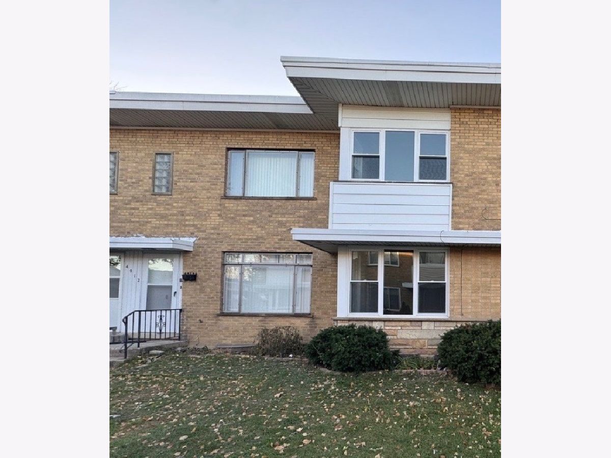  For Rent Skokie Illinois, 4912 Crain