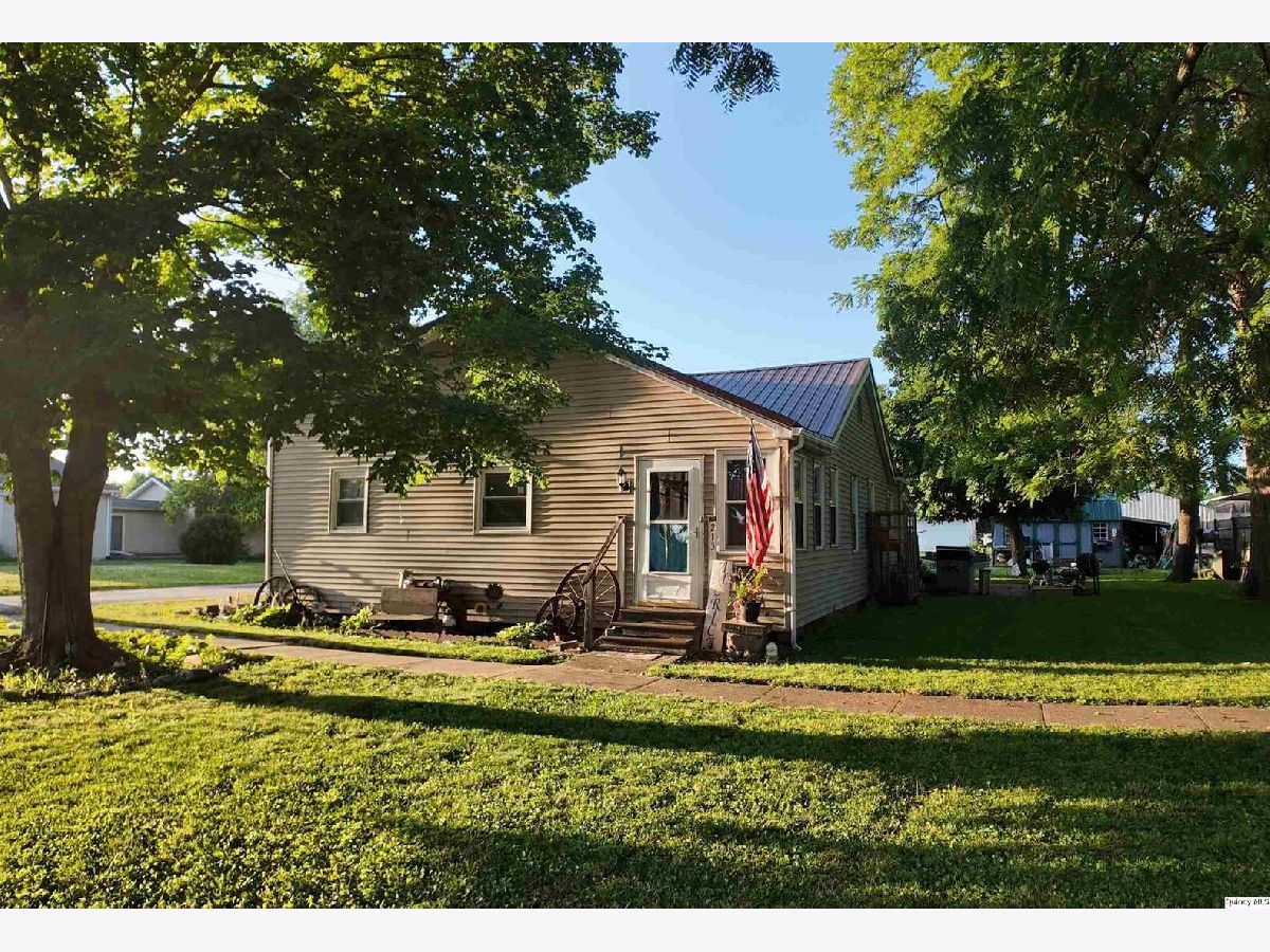  For Sale Mt Sterling Illinois, 213 South
