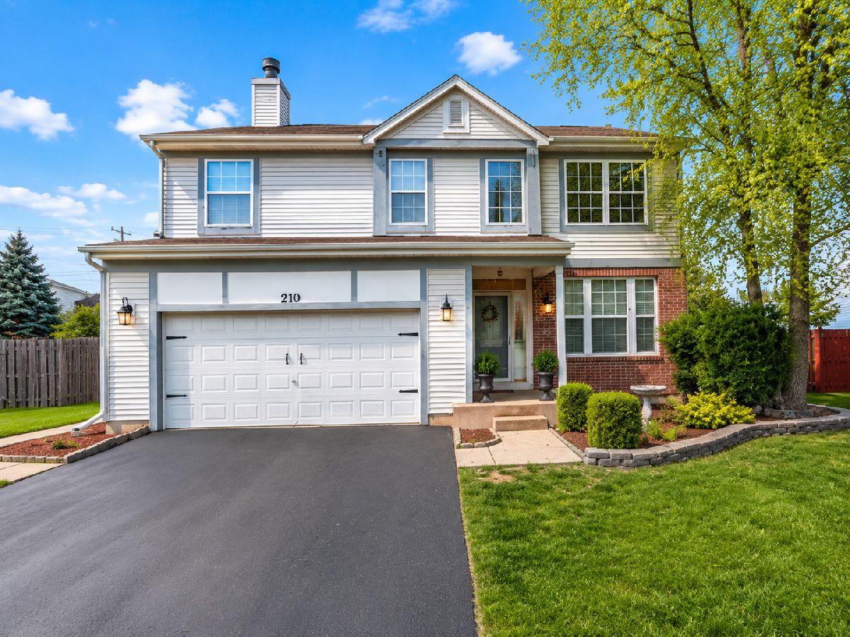  For Sale Glendale Heights Illinois, 210 Balmoral Court