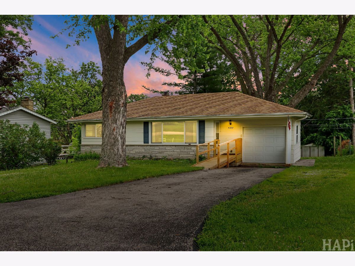 Homes For Sale Cooney Heights Mchenry Illinois, 4209 Ponca Street