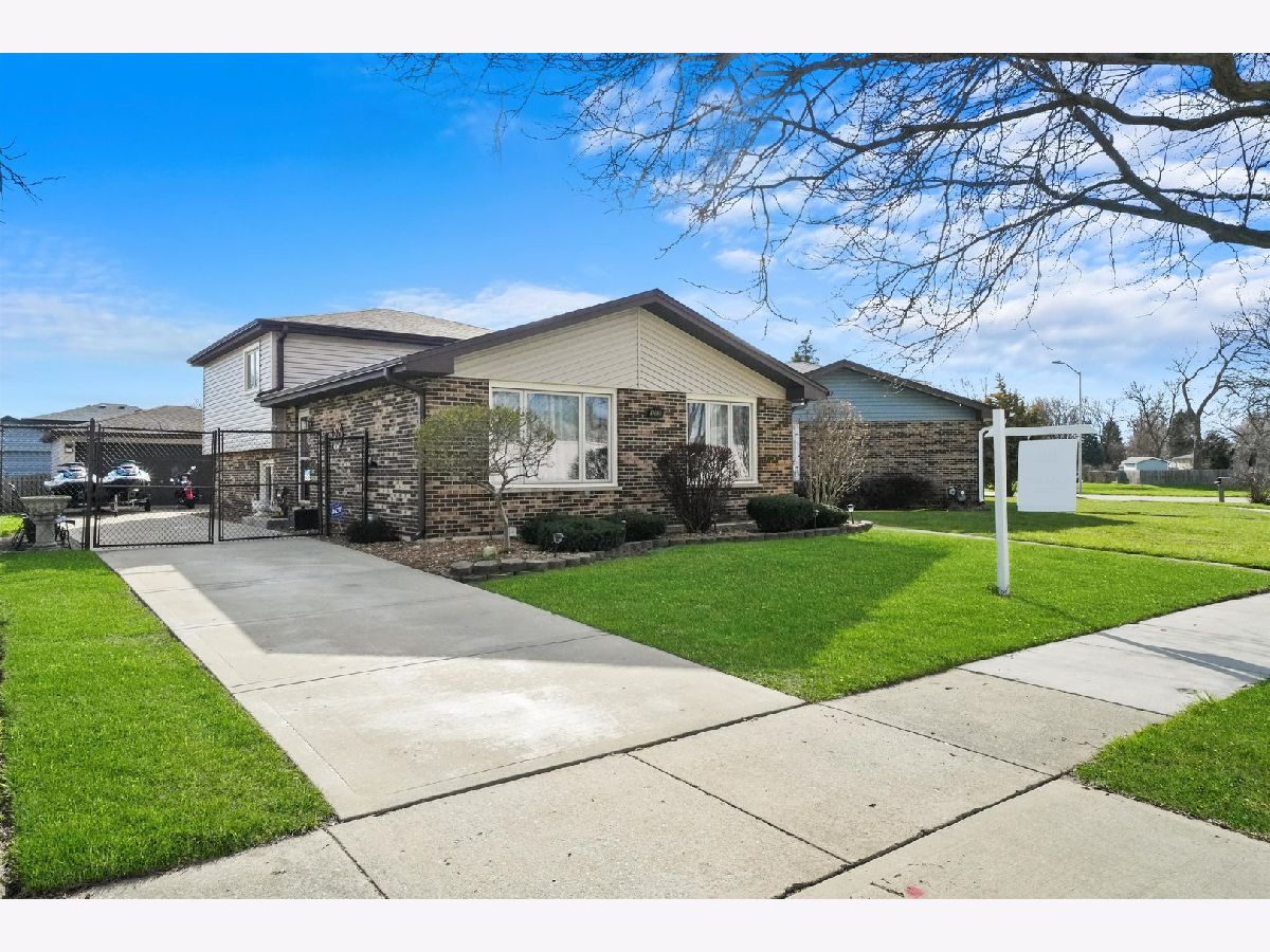  For Sale Alsip Illinois, 12820 Blossom Drive