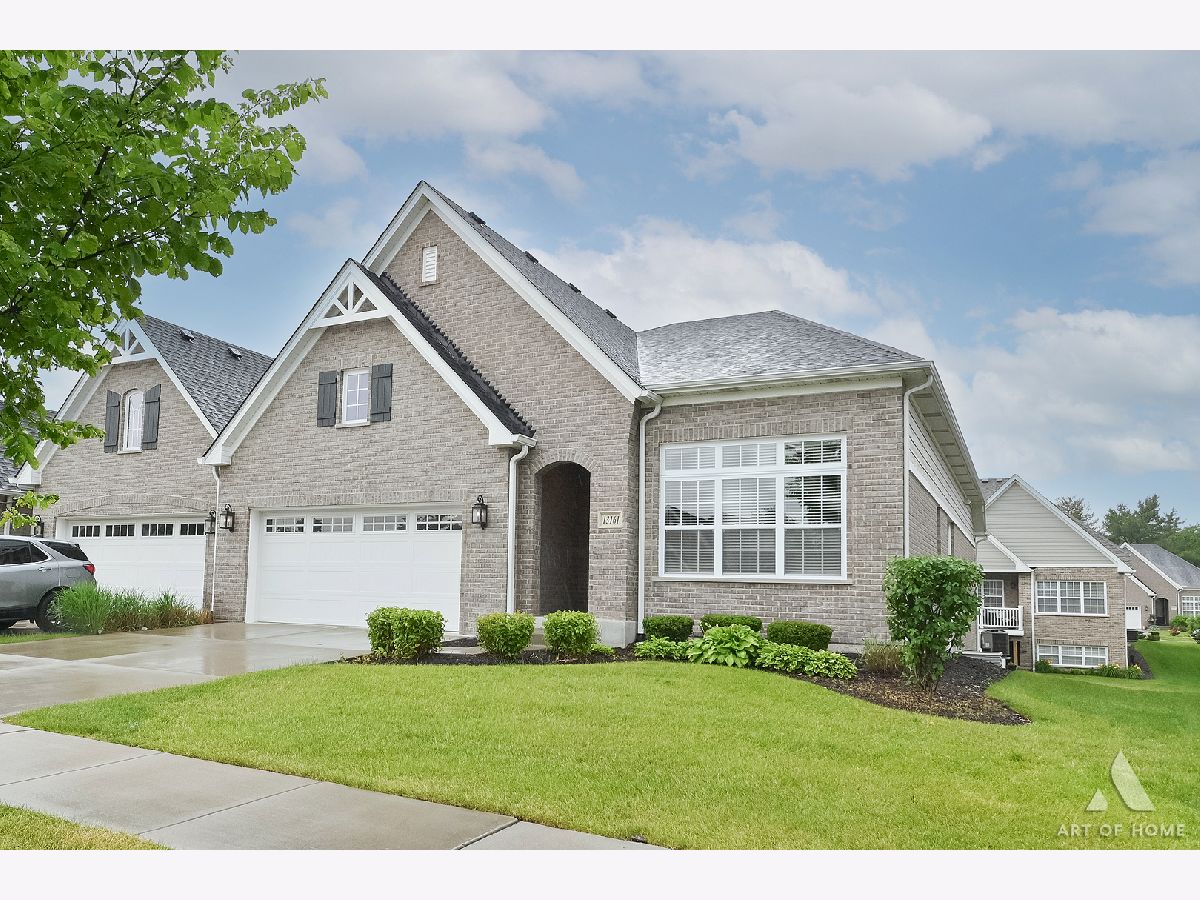  For Sale Lemont Illinois, 13161 Eliza Court