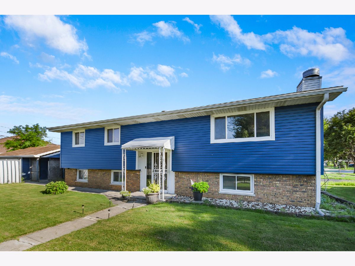  For Sale Hickory Hills Illinois, 9401 80th Court