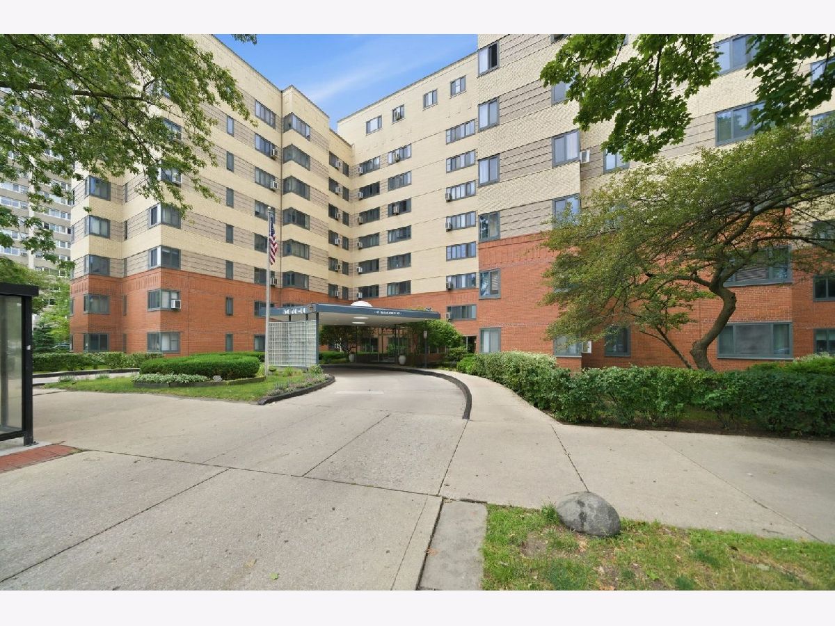  For Sale Chicago Illinois, 5044 Marine Drive