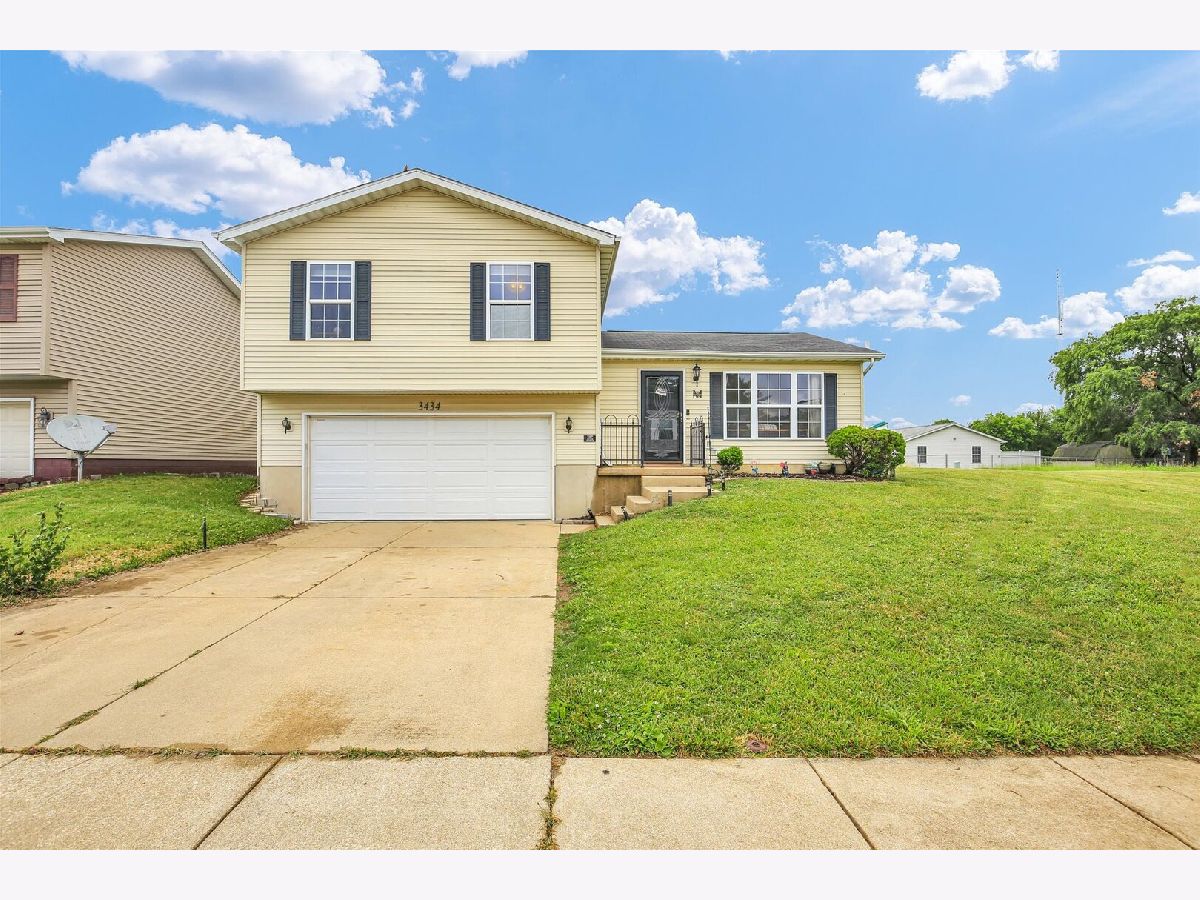  For Sale Decatur Illinois, 3434 Monarch Drive