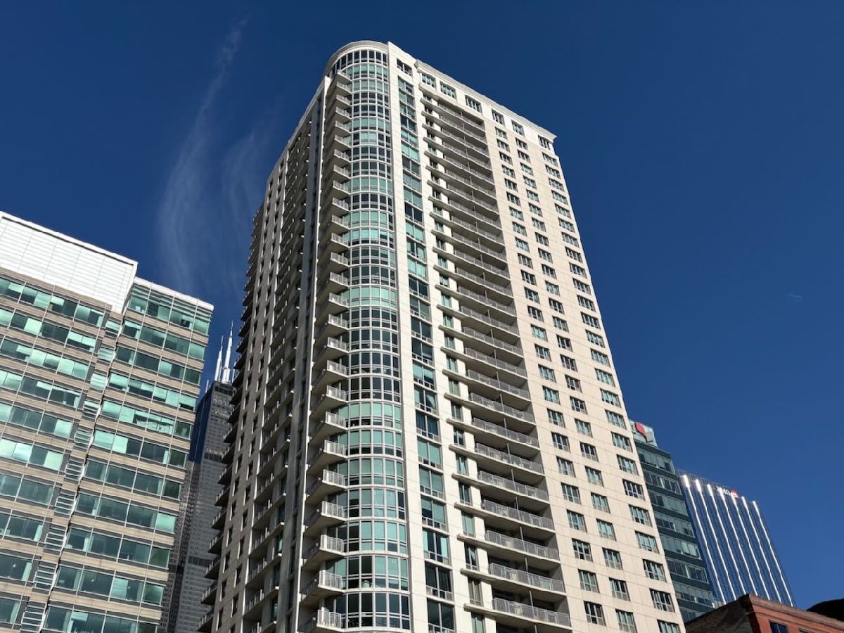  For Sale Chicago Illinois, 125 Jefferson Street