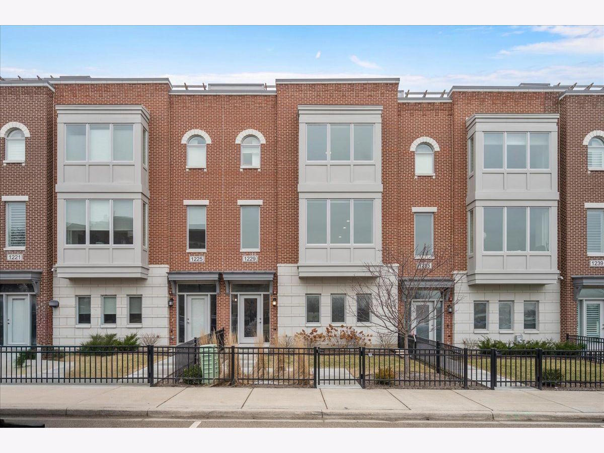  Rented Northbrook Illinois, 1229 Shermer
