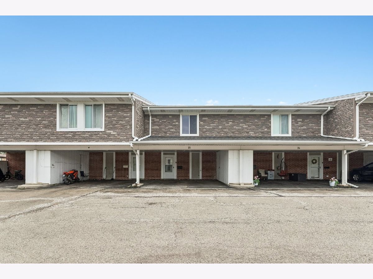 Townhomes For Sale Riviera Palos Hills Illinois, 15 Cour Deauville