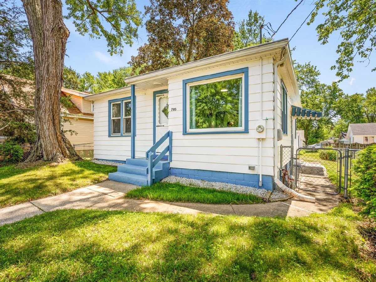  For Sale Loves Park Illinois, 705 Lawn Drive