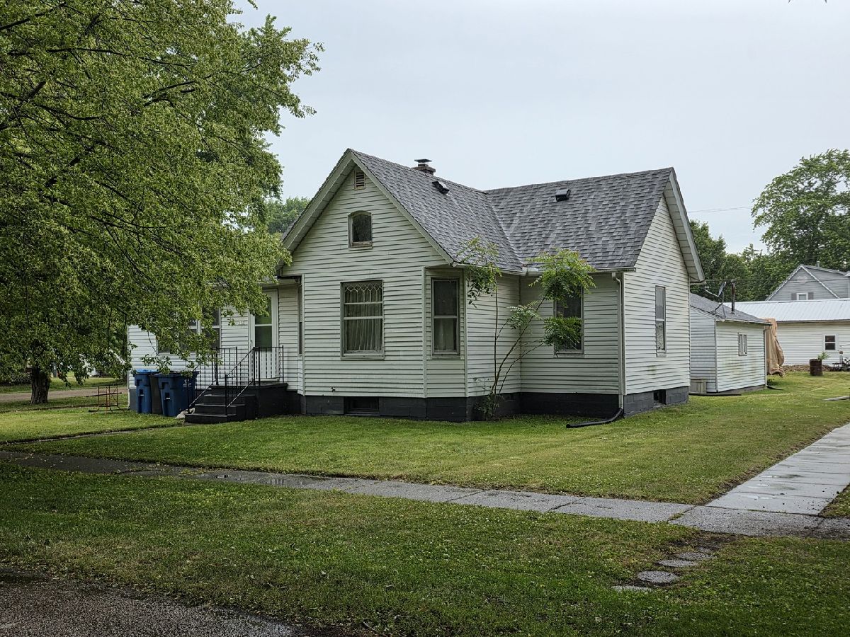  For Sale Ladd Illinois, 102 Central Avenue