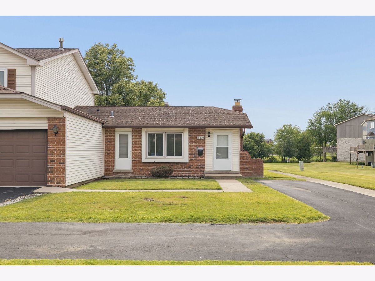 Townhomes & Condos & Homes Sold Brementowne Villas Tinley Park Illinois, 16322 Brementowne