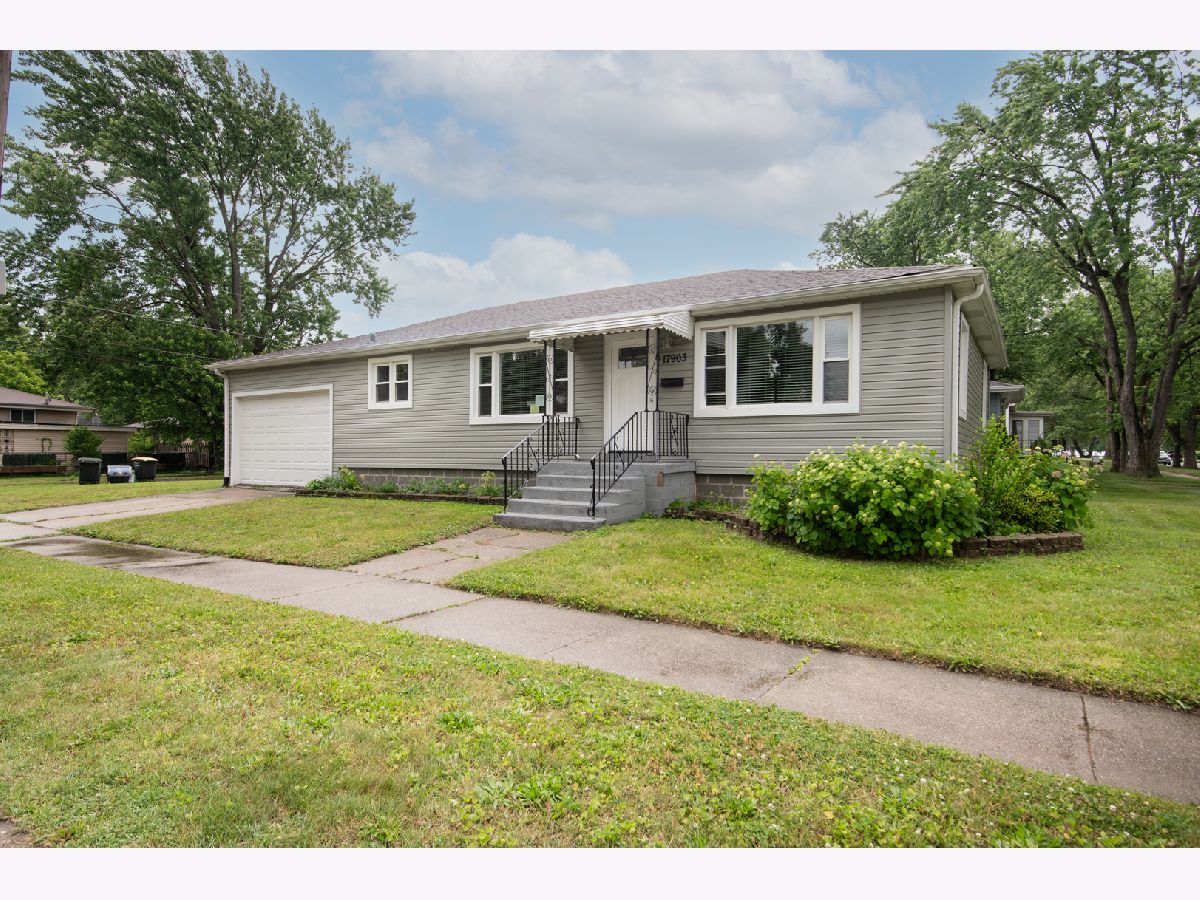  For Sale Lansing Illinois, 17903 Park Avenue