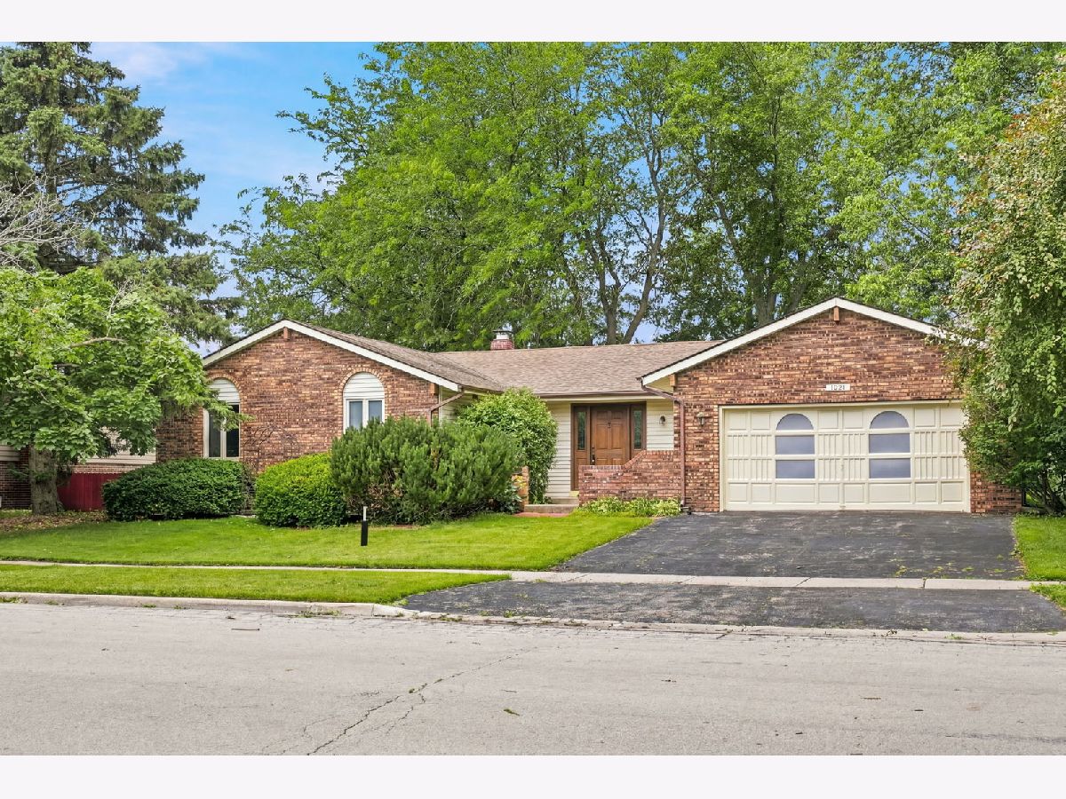  For Sale Dekalb Illinois, 1621 Sleepy Hollow Lane