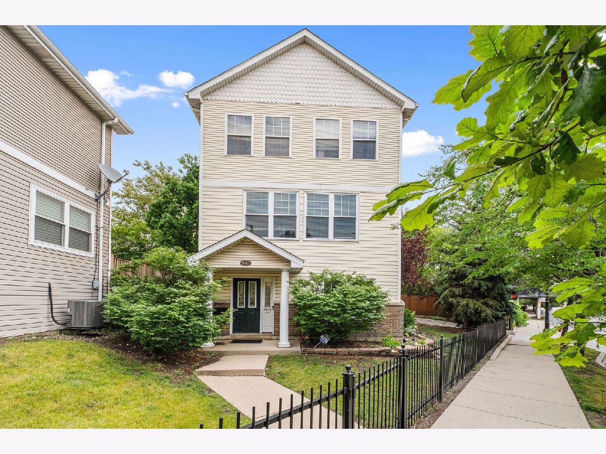 Townhomes & Homes For Sale Old Irving Pointe Chicago Illinois, 3845 Milwaukee Avenue