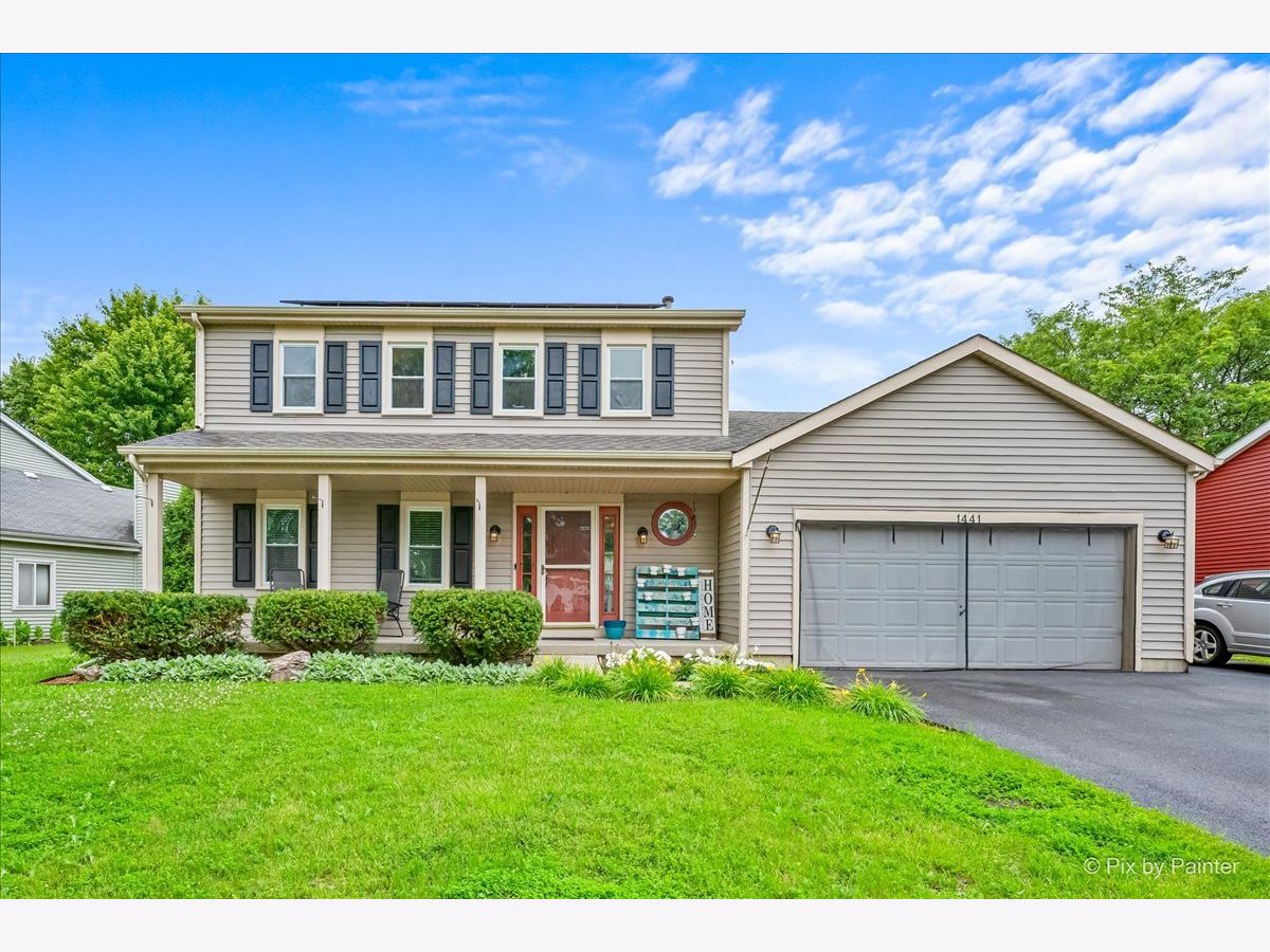 Homes For Sale Crystal In The Park Crystal Lake Illinois, 1441 Loch Lomond Drive