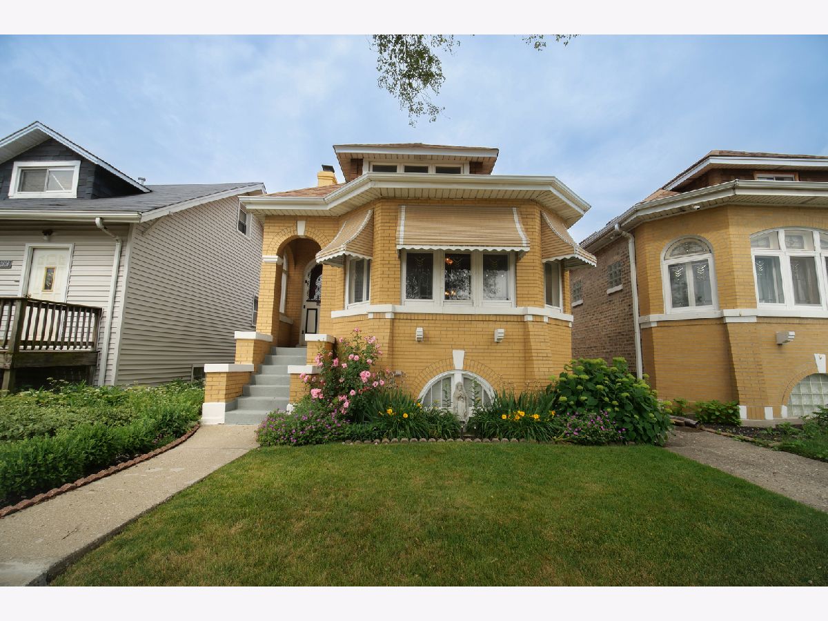 Homes & Condos & Townhomes For Sale Brickyard Chicago Illinois, 2820 Mont Clare Avenue