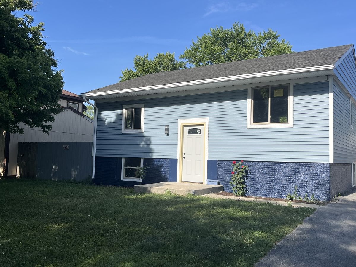  For Sale Sauk Village Illinois, 2402 Apache Avenue