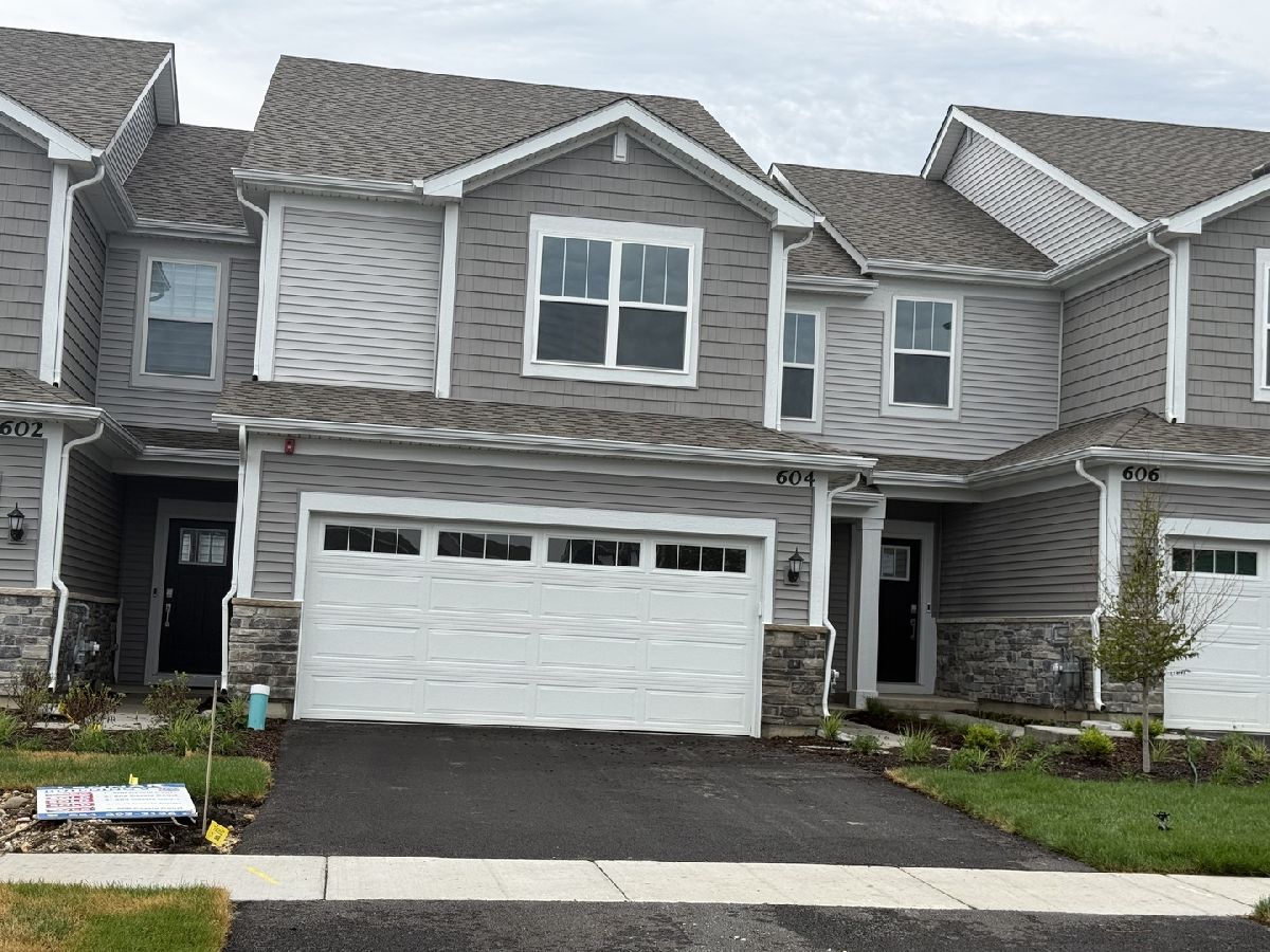  Rented Crystal Lake Illinois, 604 Cassia