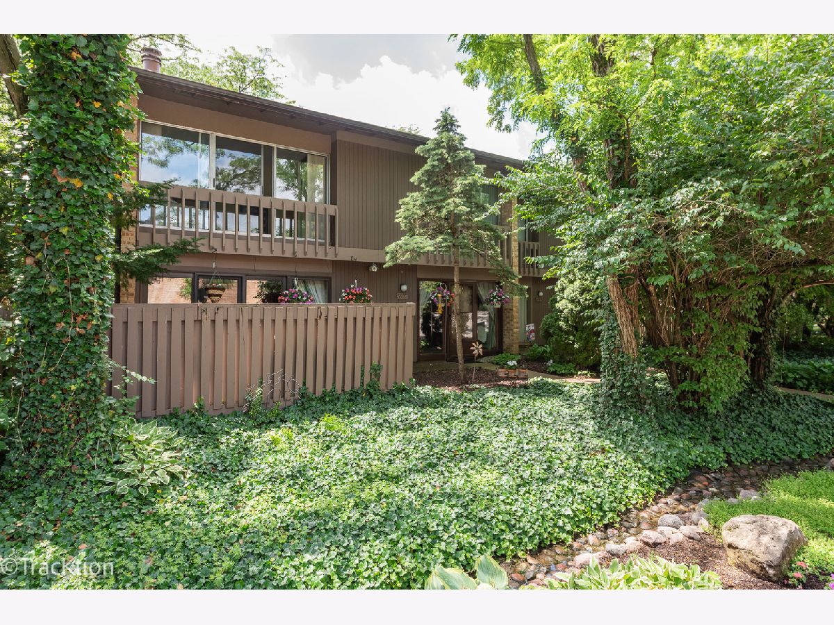  For Sale Lisle Illinois, 5917 Oakwood Drive