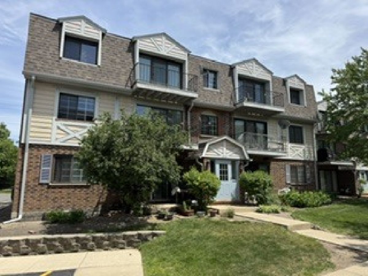 Condominiums For Sale Bishops Gate Northbrook Illinois, 3250 Sanders Road