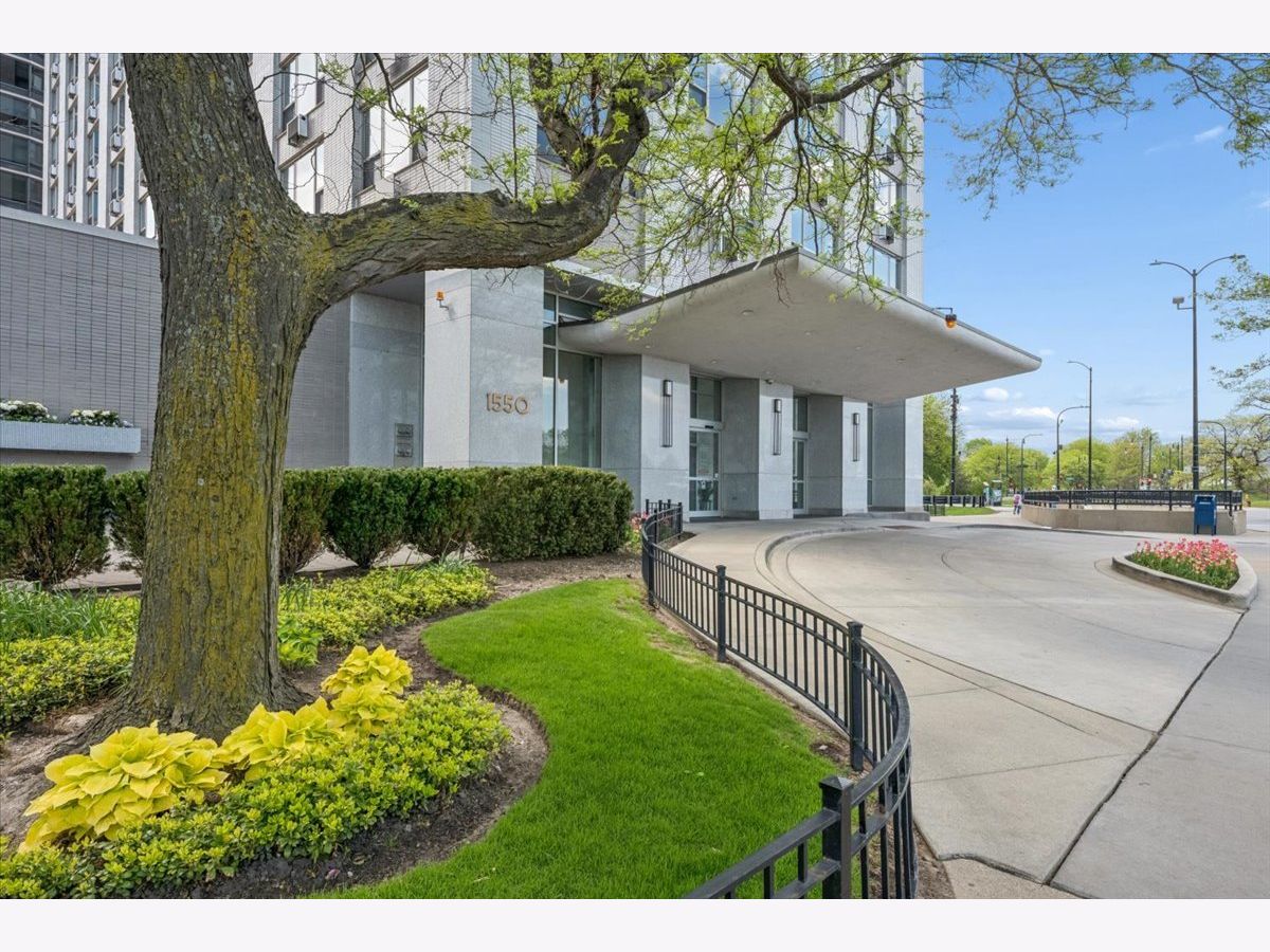  For Sale Chicago Illinois, 1550 Lake Shore Drive