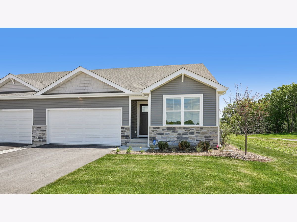  For Sale Burlington Wisconsin, 810A Concord Circle