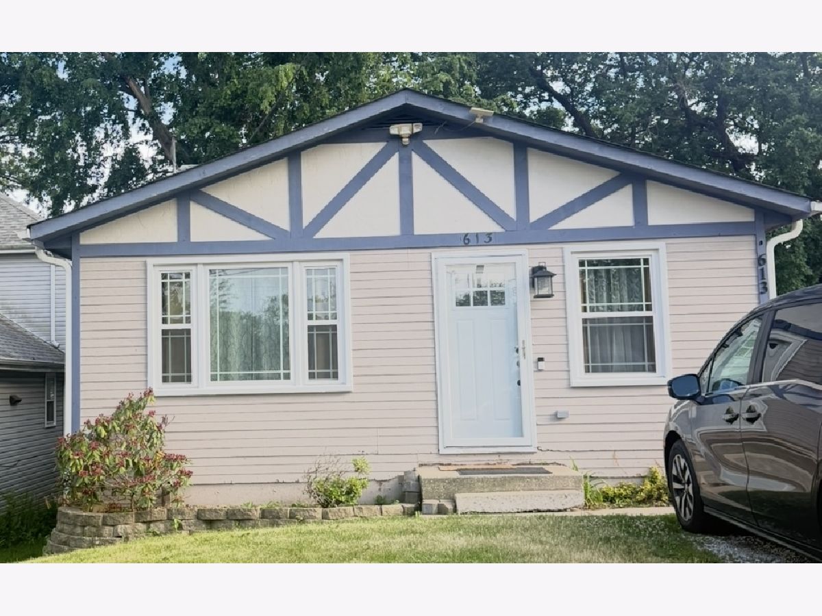  For Sale Round Lake Beach Illinois, 613 Oakwood Drive