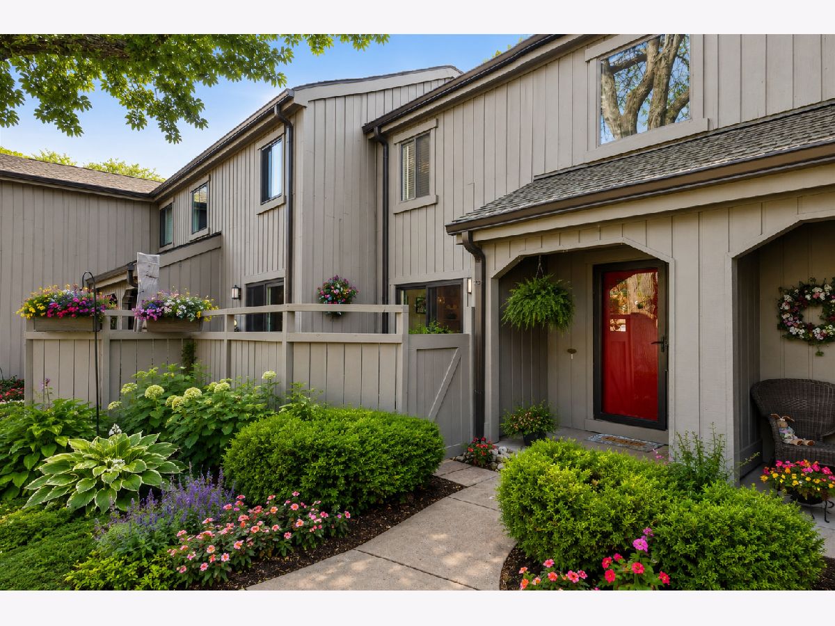  For Sale Lake Barrington Illinois, 404 Shoreline Road