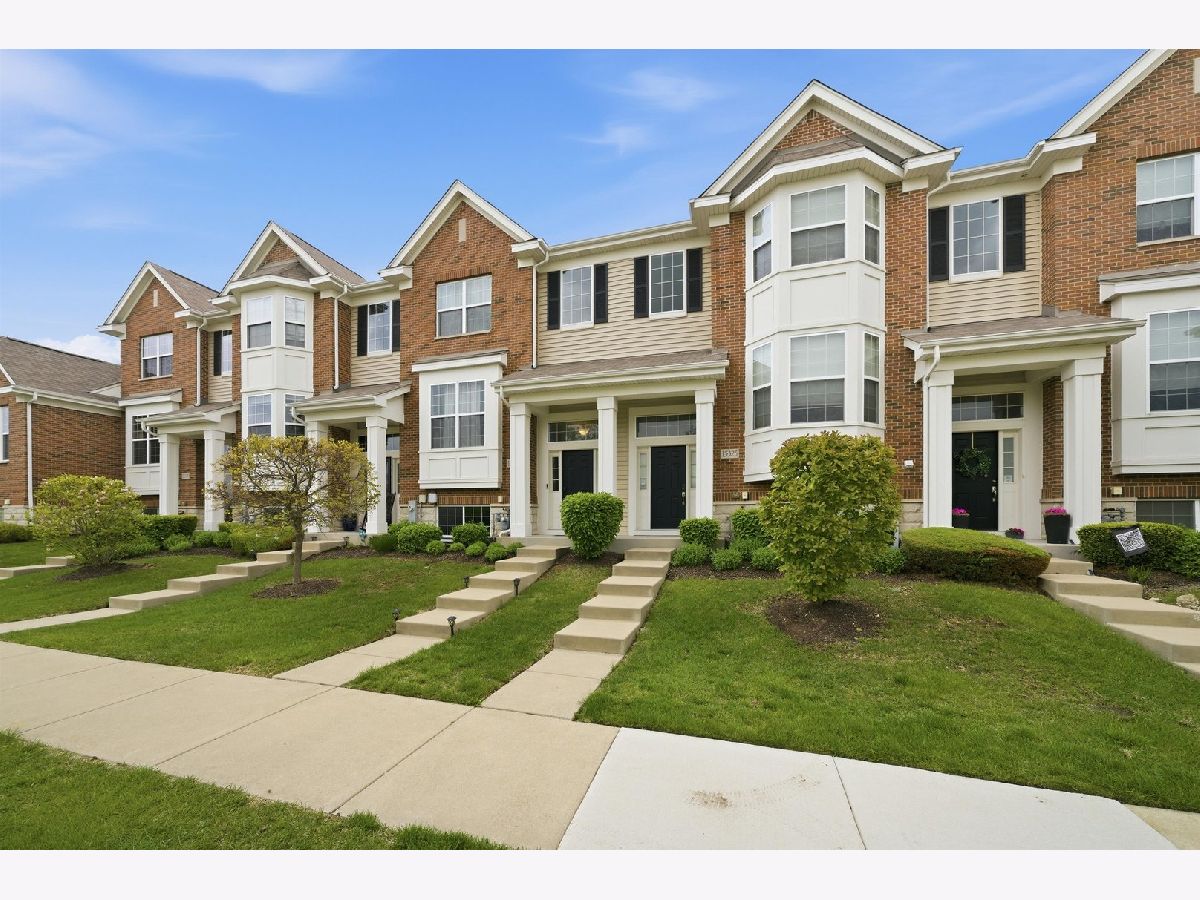 Townhomes For Sale Sheffield Square Orland Park Illinois, 15317 Sheffield Square Parkway